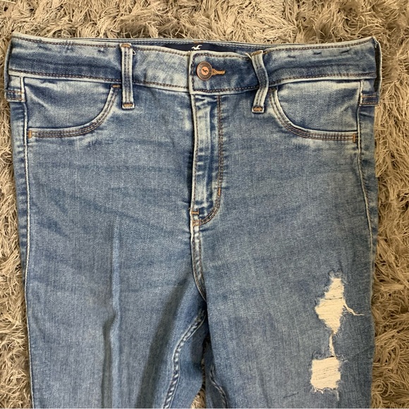 Hollister High Waisted Jeans - Picture 7 of 8